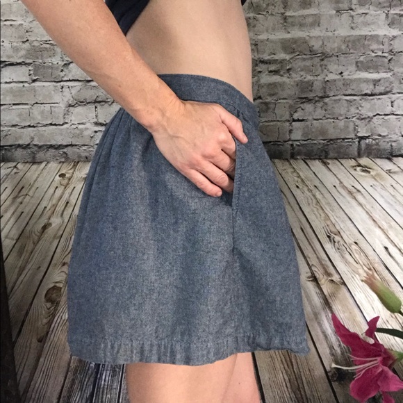 ‼️BCBG Denim A line buttoned Skirt w Pockets. i5‼️ - Picture 5 of 8